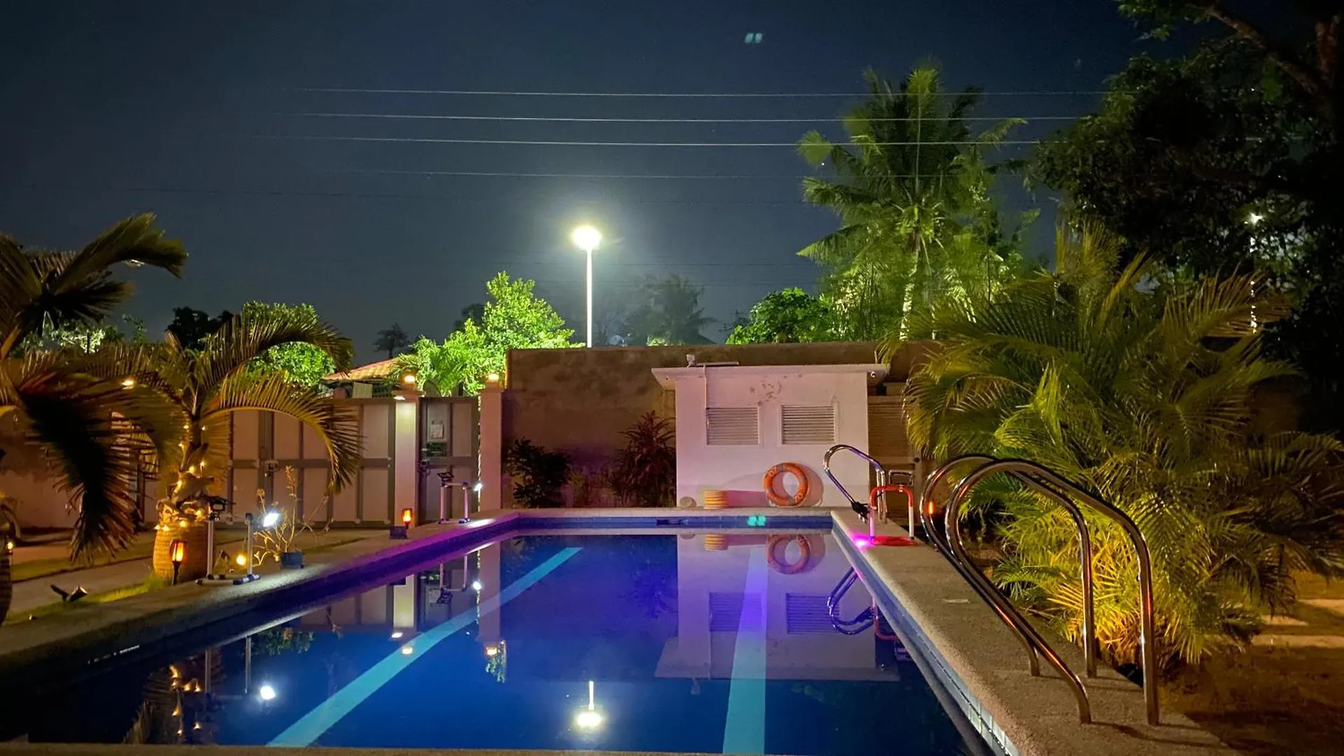 ***  Villa Del Oz Resort Panglao Philippines